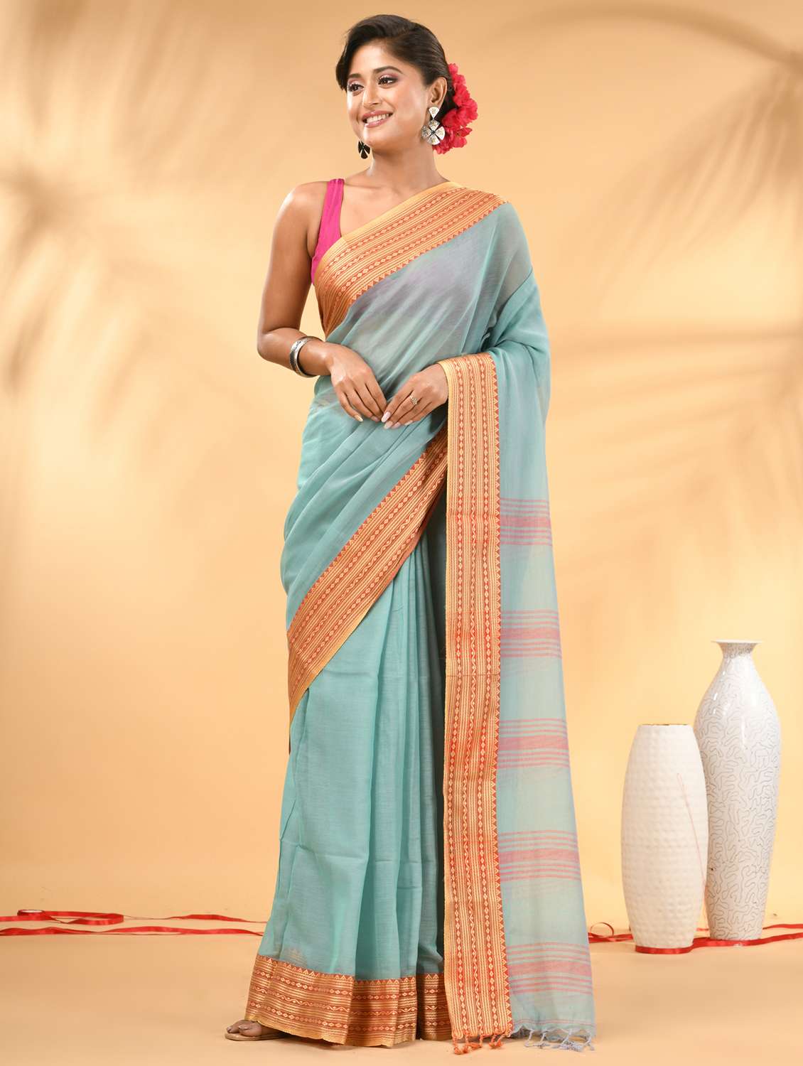 women solid with bordered handloom saree with blouse