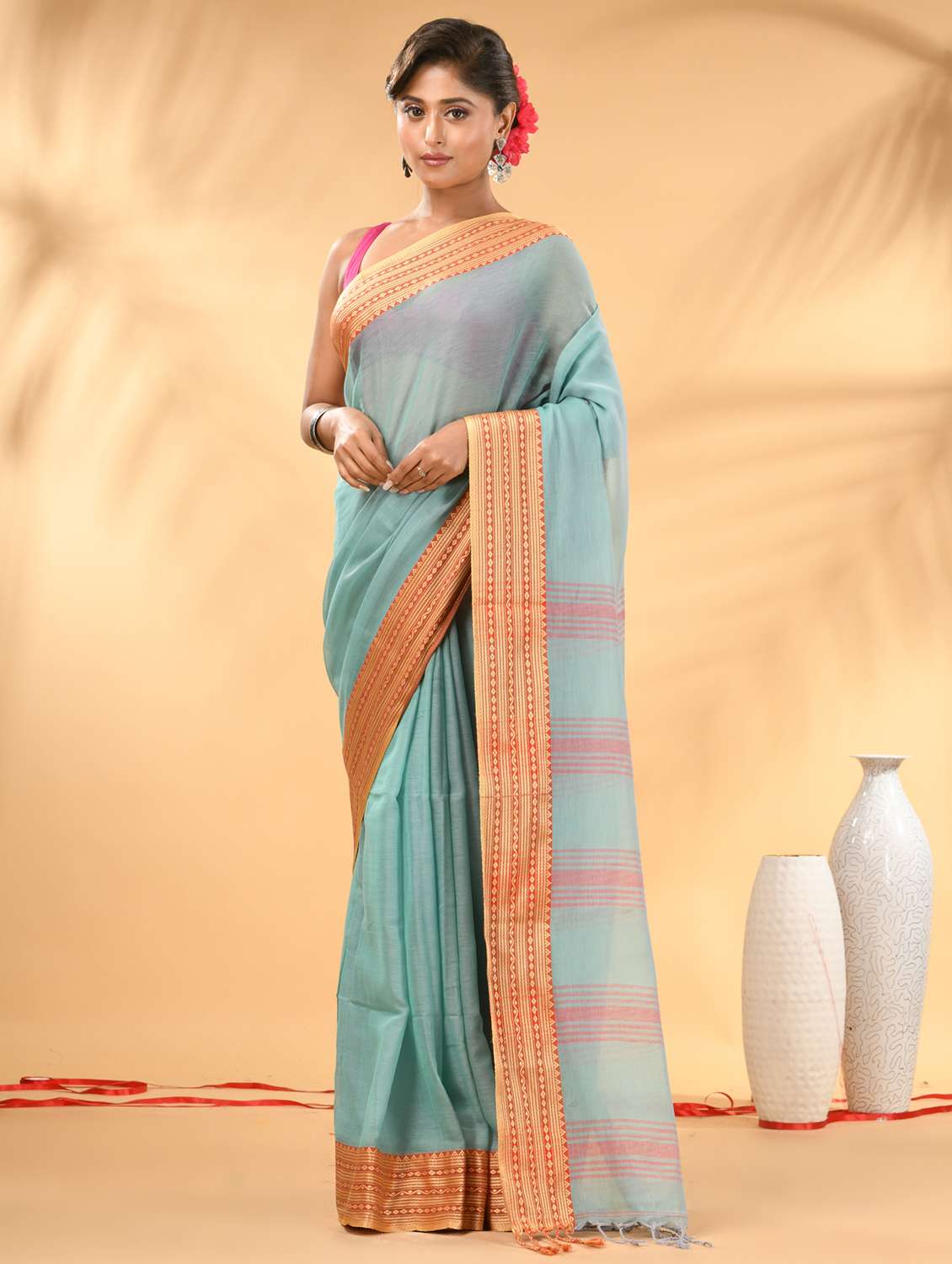 women solid with bordered handloom saree with blouse - 21986987 -  Standard Image - 1