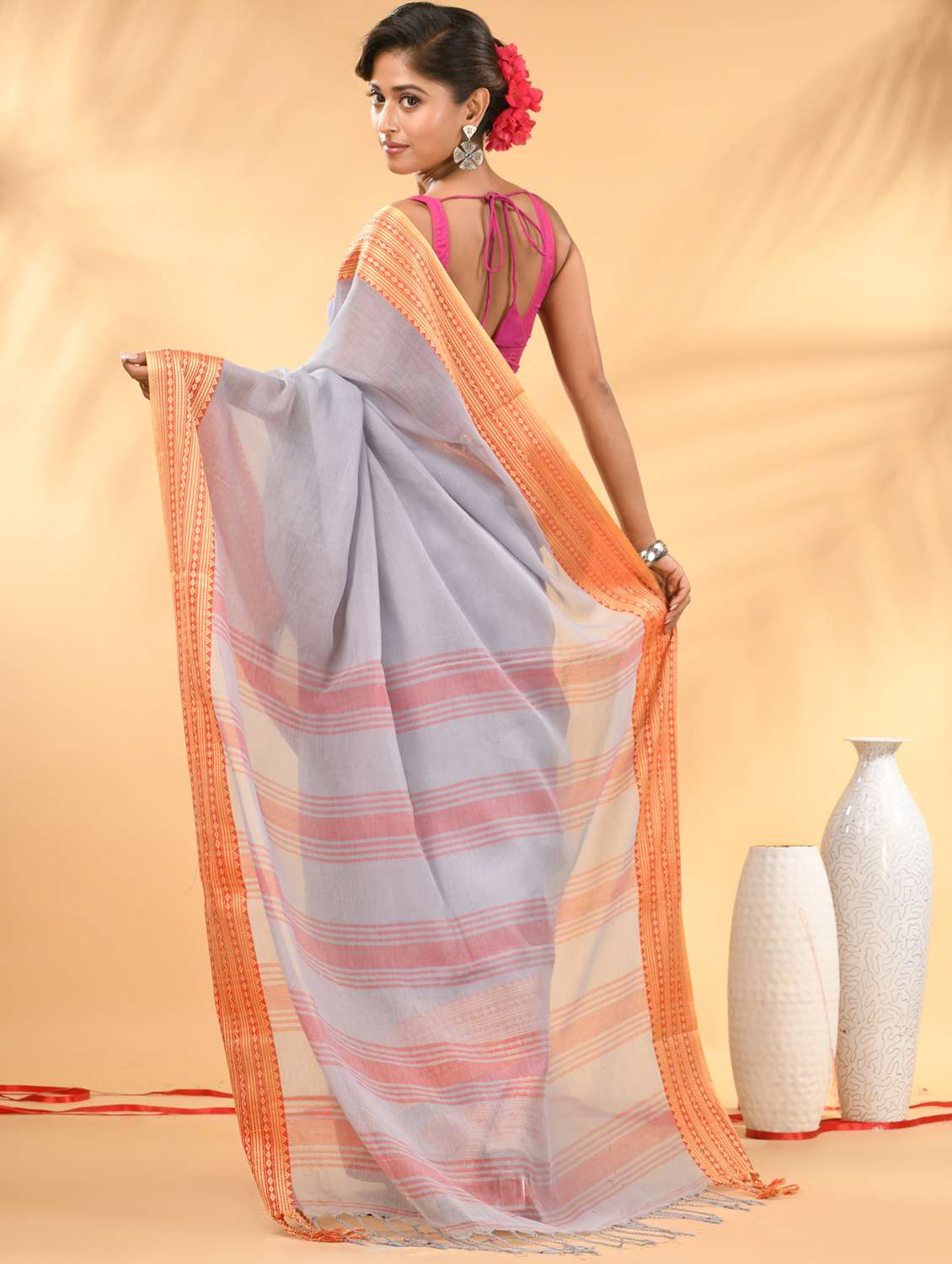 women solid with bordered handloom saree with blouse - 21986988 -  Standard Image - 1