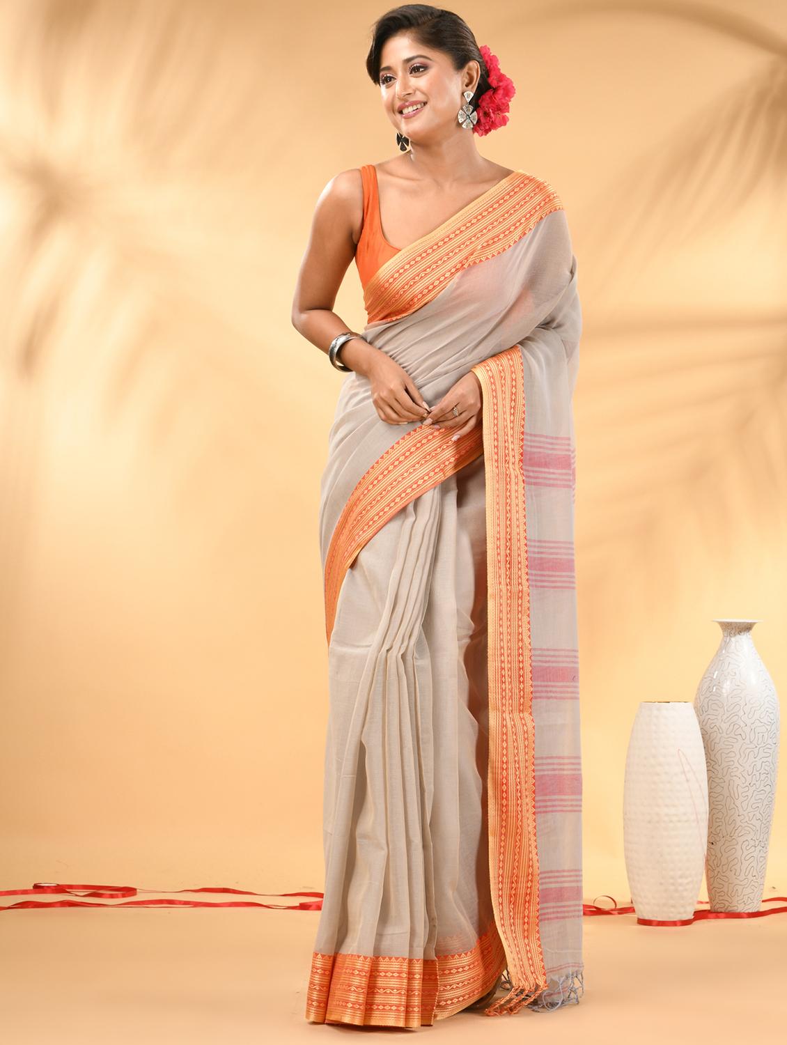 women solid with bordered handloom saree with blouse - 21986989 -  Zoom Image - 0