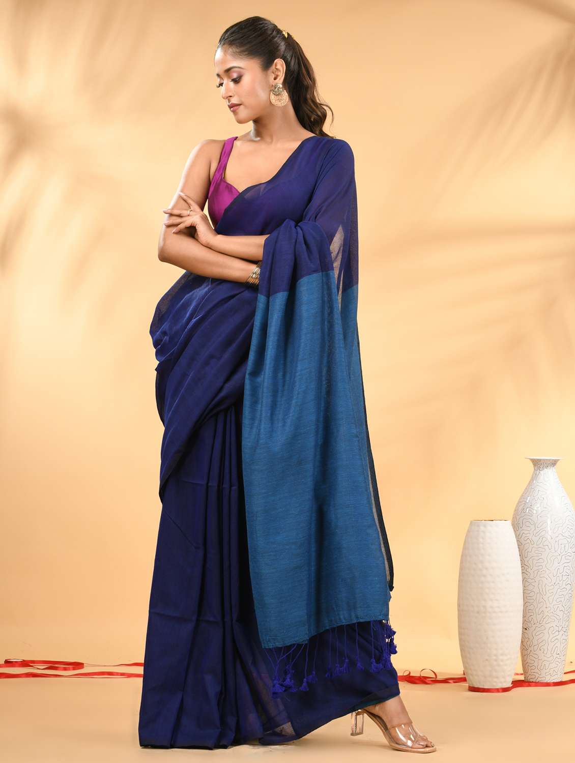 women solid handloom saree with blouse - 21987000 -  Standard Image - 1
