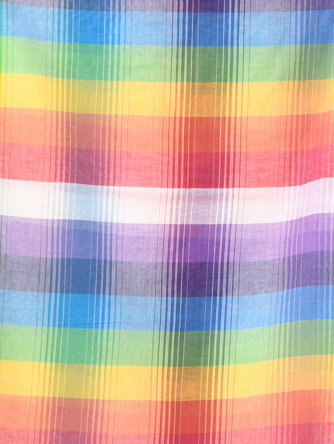 women striped handloom saree - 21987015 -  Standard Image - 4