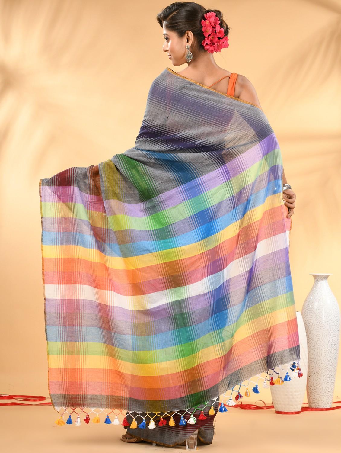 women striped handloom saree - 21987018 -  Standard Image - 1