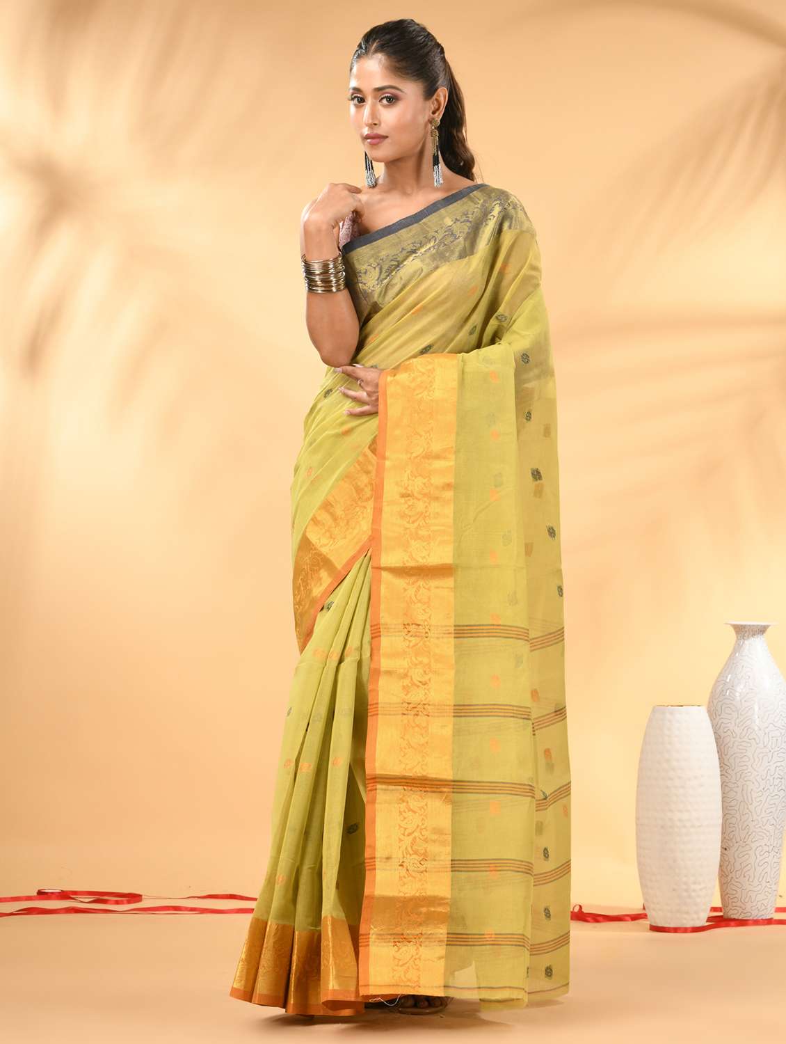 women self design tant saree - 21987029 -  Standard Image - 1