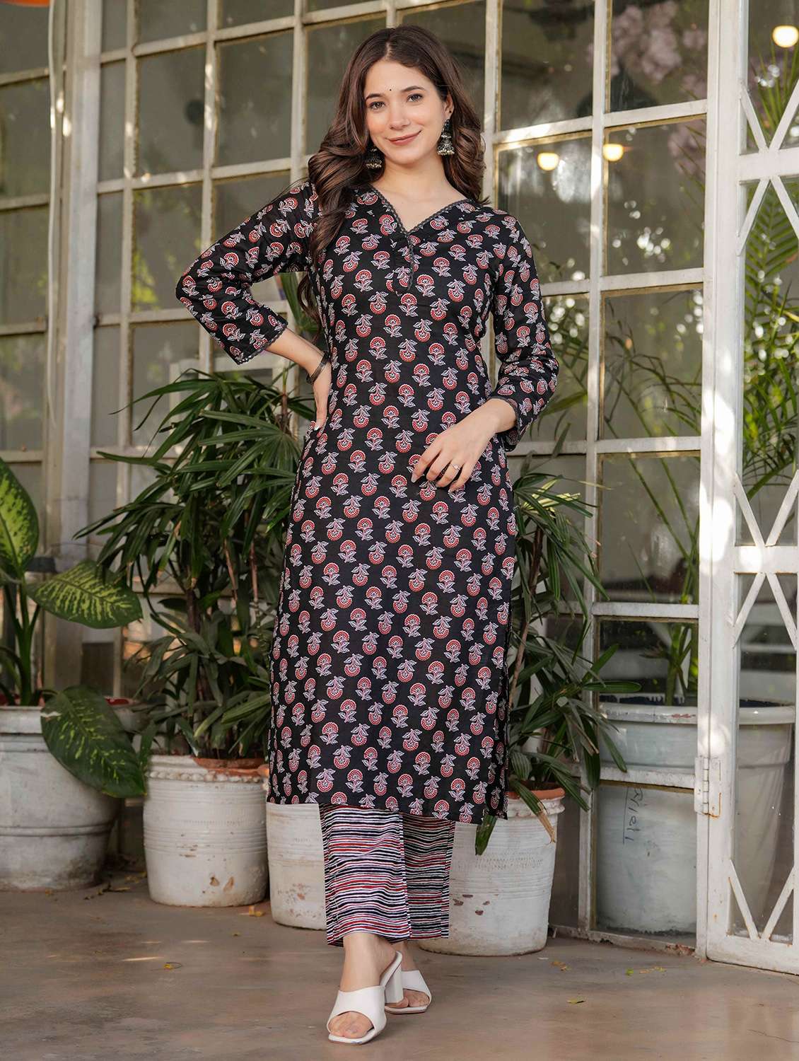 women three quarter sleeve kurta pant with dupatta set - 21987374 - Standard Image - 4
