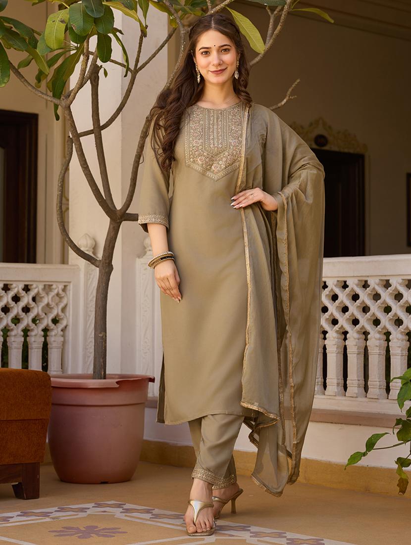 women three quarter sleeve kurta pant with dupatta set - 21987385 - Standard Image - 4