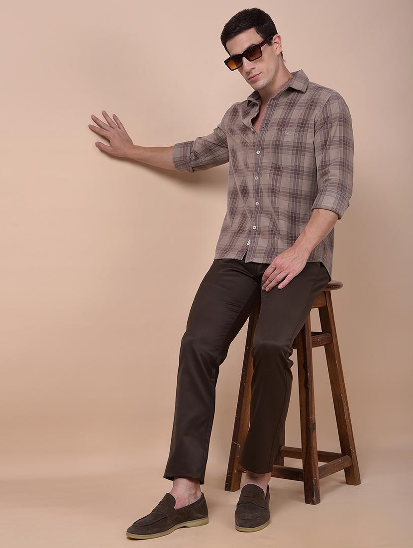 men solid mid rise flat front casual chinos - 21987539 - Standard Image - 4