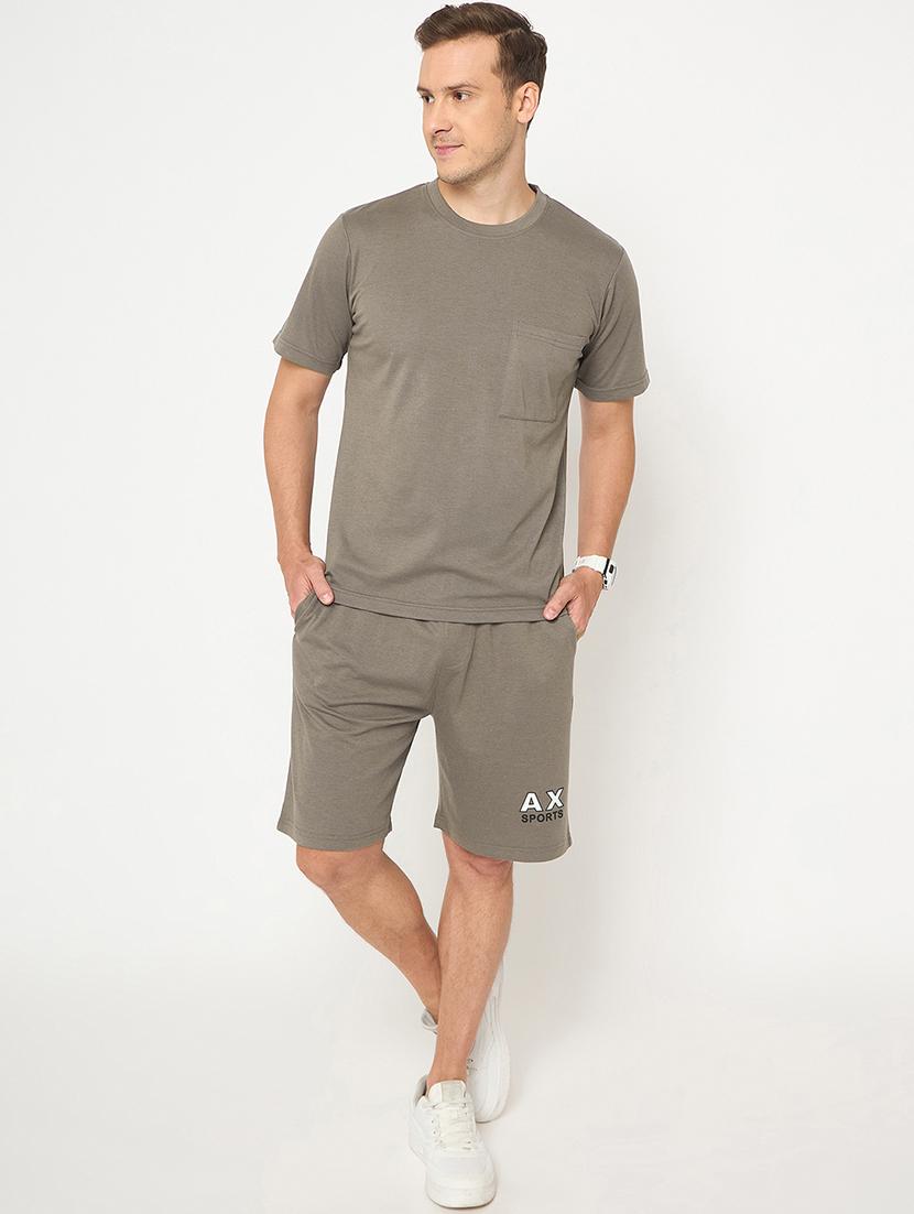 men solid short sleeve t-shirt & shorts co-ord set - 21987601 - Standard Image - 1