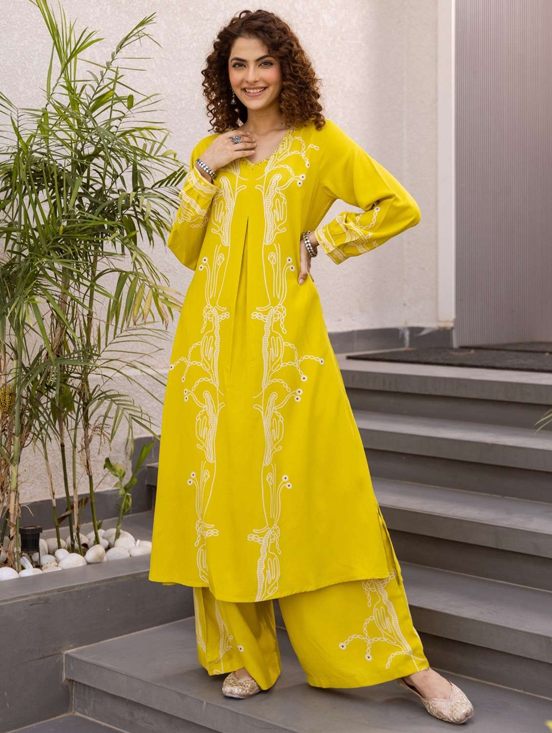 women printed long sleeve kurta palazzo set - 21988079 -  Standard Image - 1