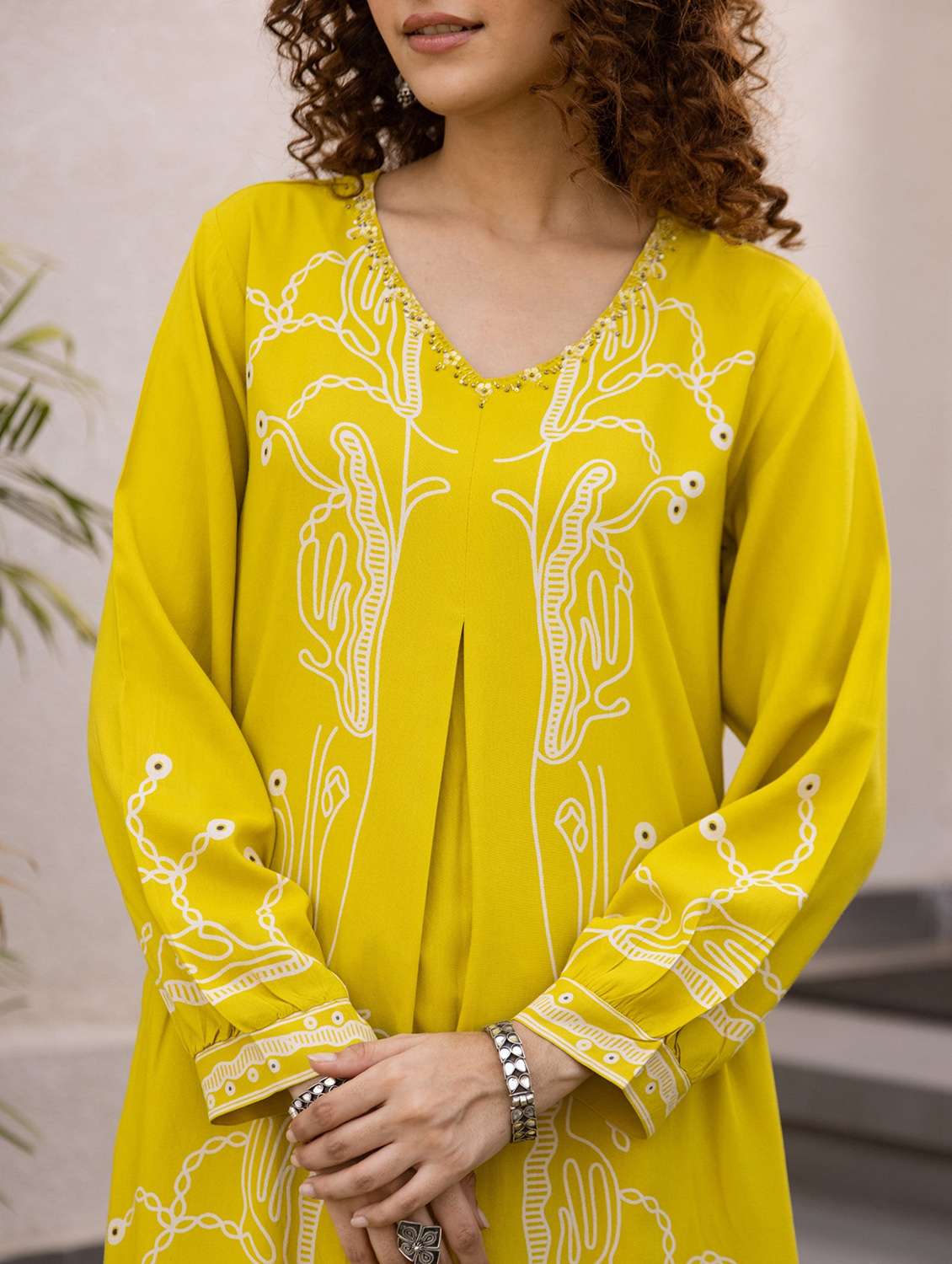 women printed long sleeve kurta palazzo set - 21988079 - Standard Image - 4