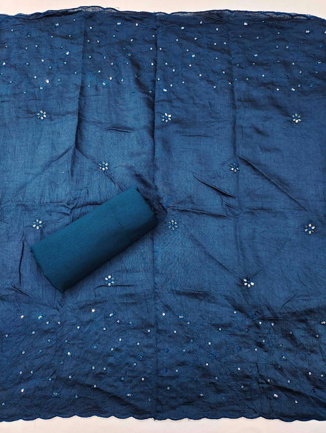 women self design embroidered unstitched suit set - 21988165 -  Standard Image - 1