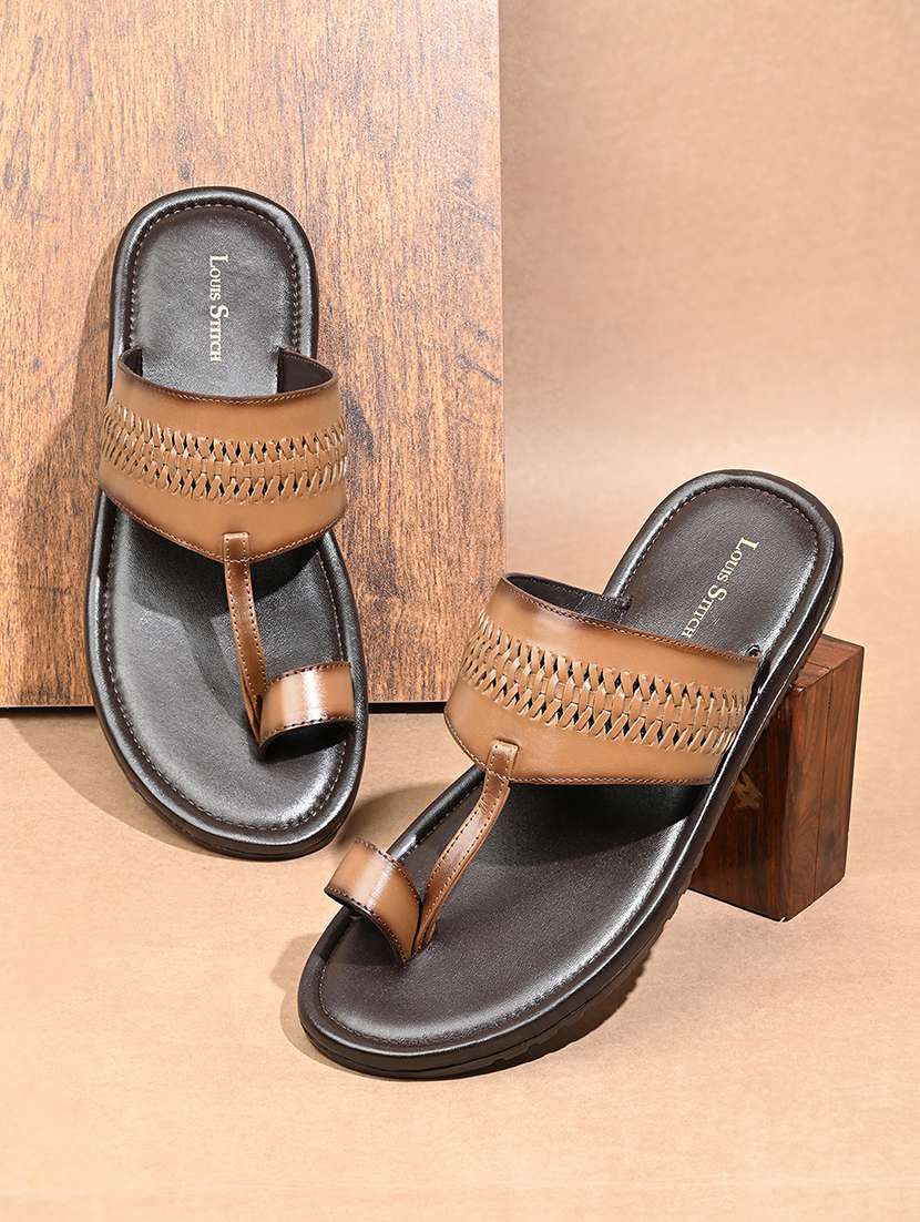 men solid toe separator sandal - 21988809 -  Standard Image - 1