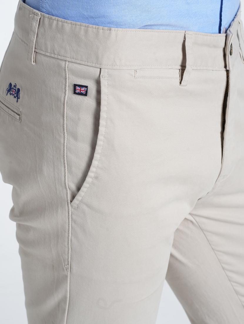 men solid mid rise flat front casual chinos - 21988893 - Standard Image - 4