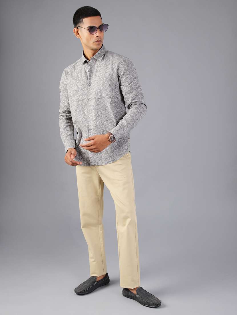 men solid mid rise flat front casual trouser - 21989723 -  Standard Image - 4