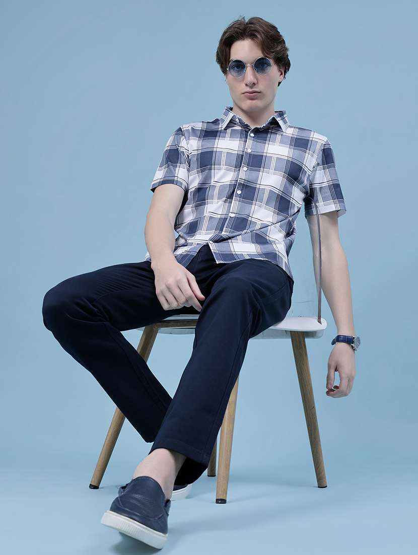 men solid mid rise straight fit chinos  - 21989725 -  Standard Image - 4