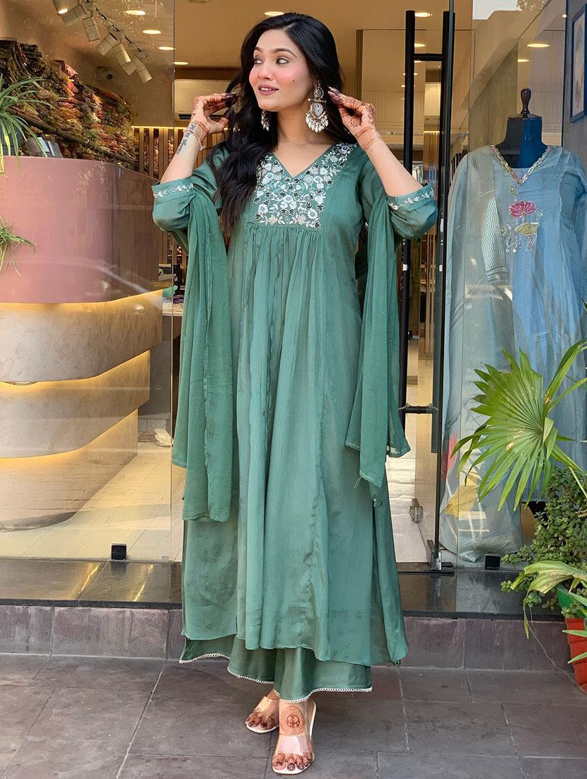 women solid with work three quarter sleeve kurta pant with dupatta set - 21989869 - Standard Image - 4