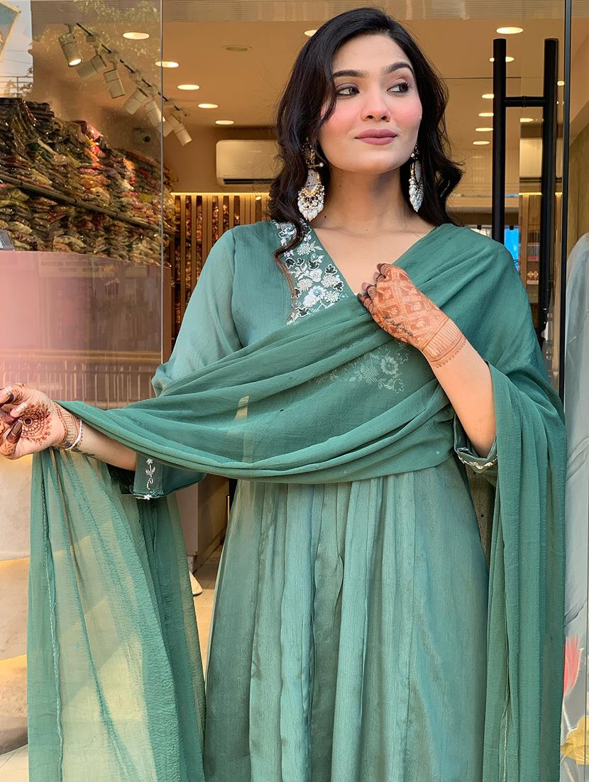 women solid with work three quarter sleeve kurta pant with dupatta set - 21989869 - Standard Image - 6
