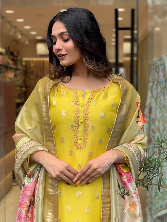 women self design three quarter sleeve kurta pant with dupatta set - 21989899 - Standard Image - 6