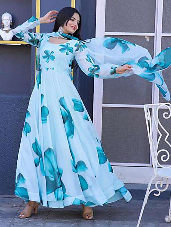 women floral print long sleeve kurta and dupatta set