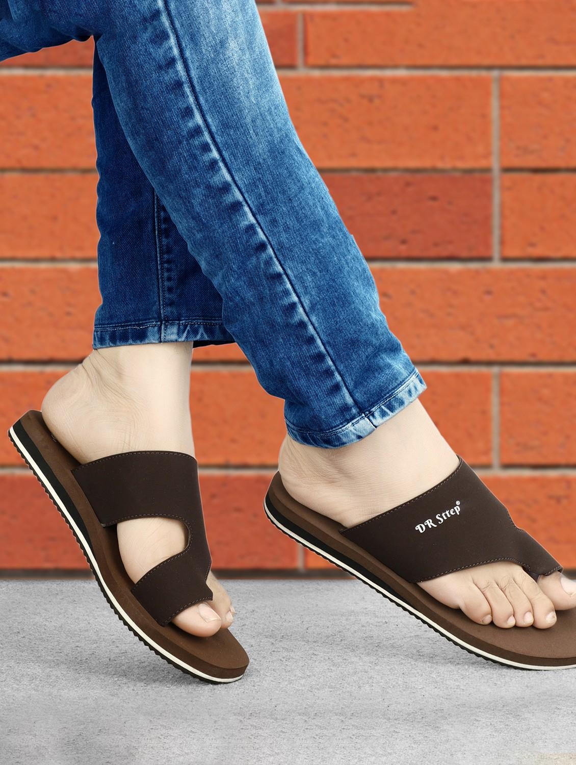 men toe separator diabetic and orthopedic flip flop - 21991466 -  Standard Image - 1
