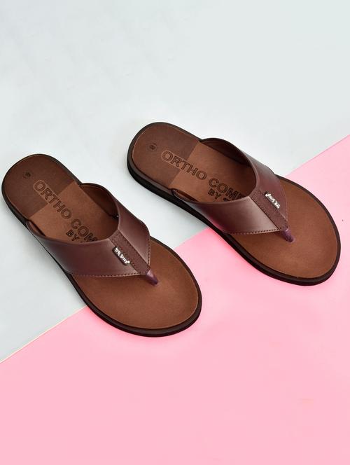 men toe separator diabetic and orthopedic flip flop - 21991489 - Standard Image - 0
