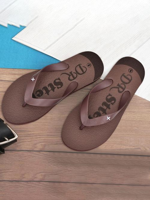 men toe separator diabetic and orthopedic slipper - 21991496 -  Standard Image - 0