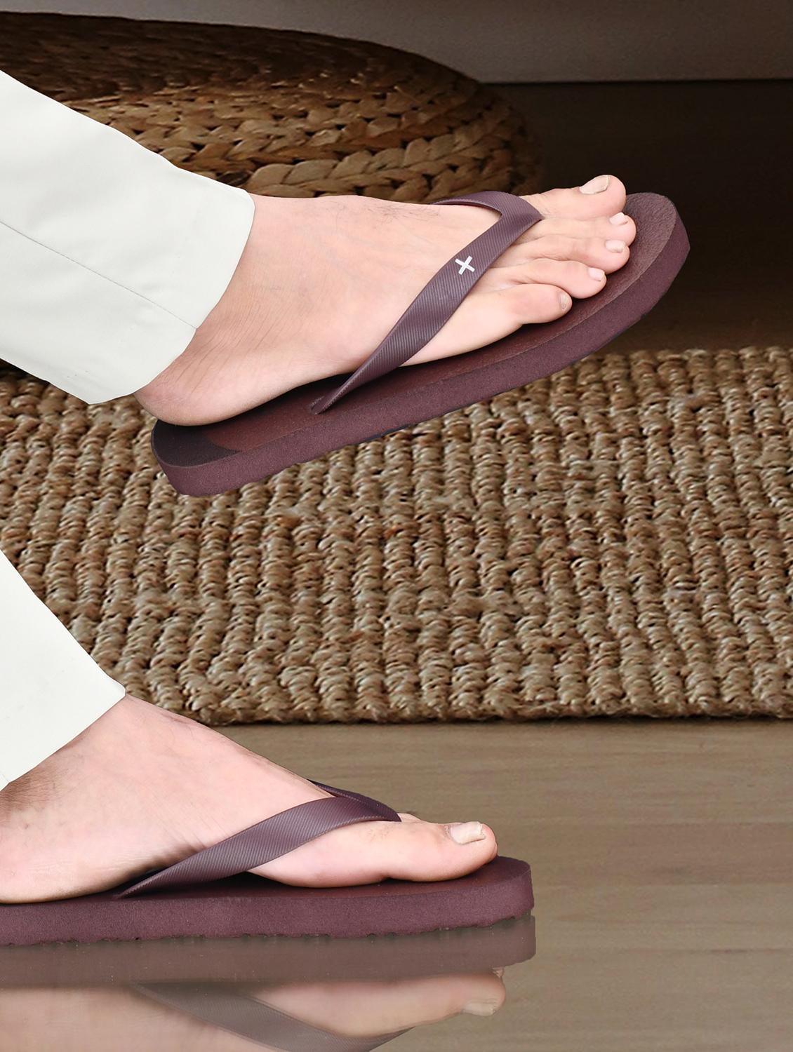men toe separator diabetic and orthopedic slipper - 21991497 -  Standard Image - 1
