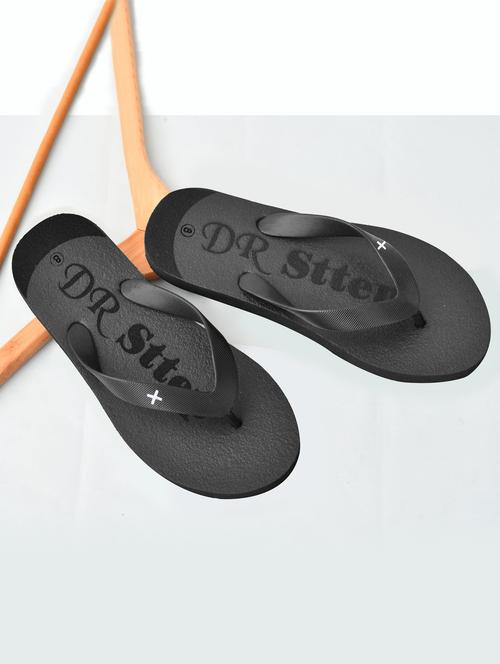 men toe separator diabetic and orthopedic slipper - 21991505 -  Standard Image - 0