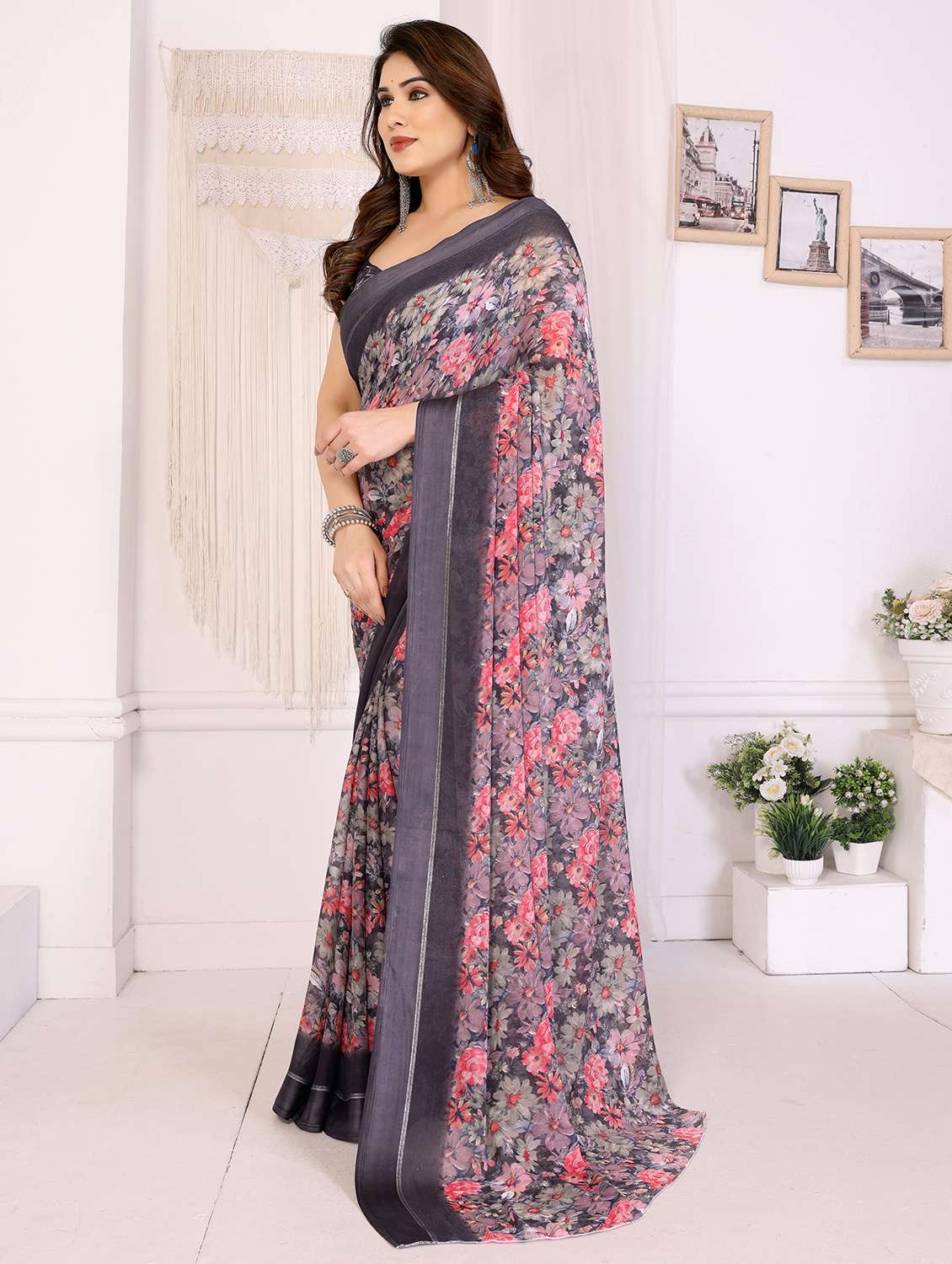 women floral printed saree with blouse - 21991636 -  Standard Image - 4