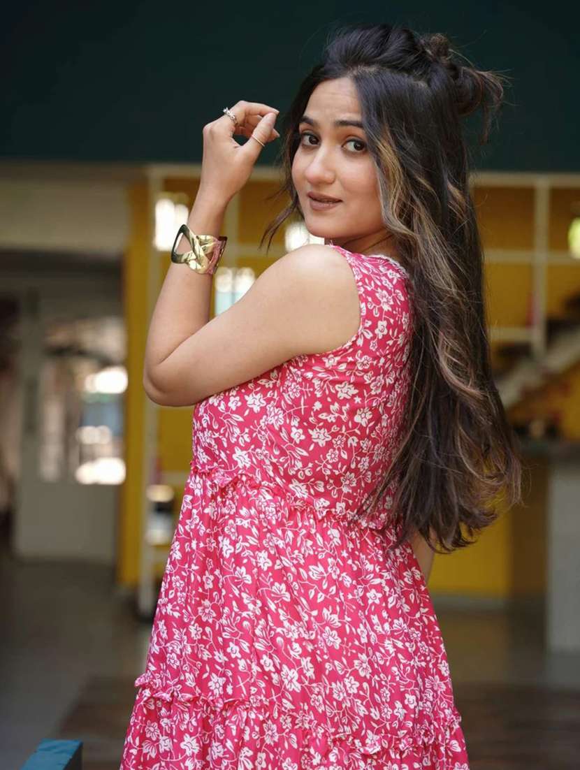 women floral print sleeveless tiered dress - 21992385 -  Standard Image - 4