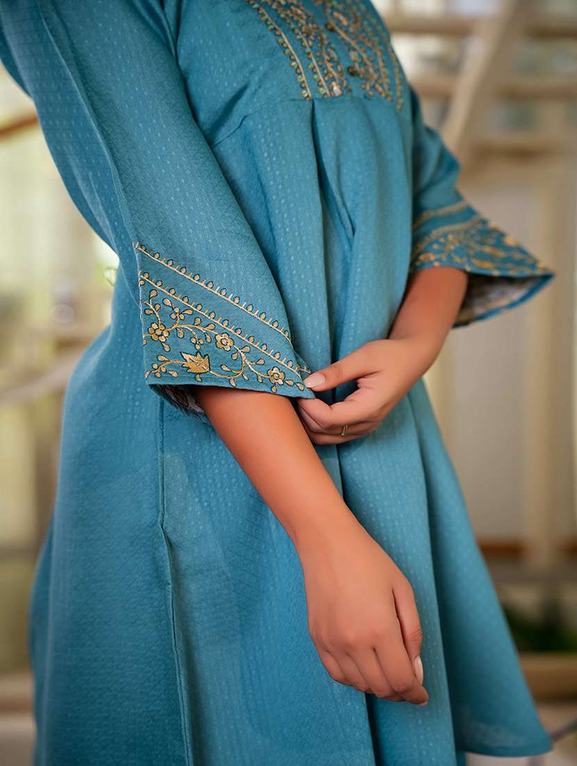 women turquoise embroidered ethnic co-ord set - 21993535 -  Standard Image - 4