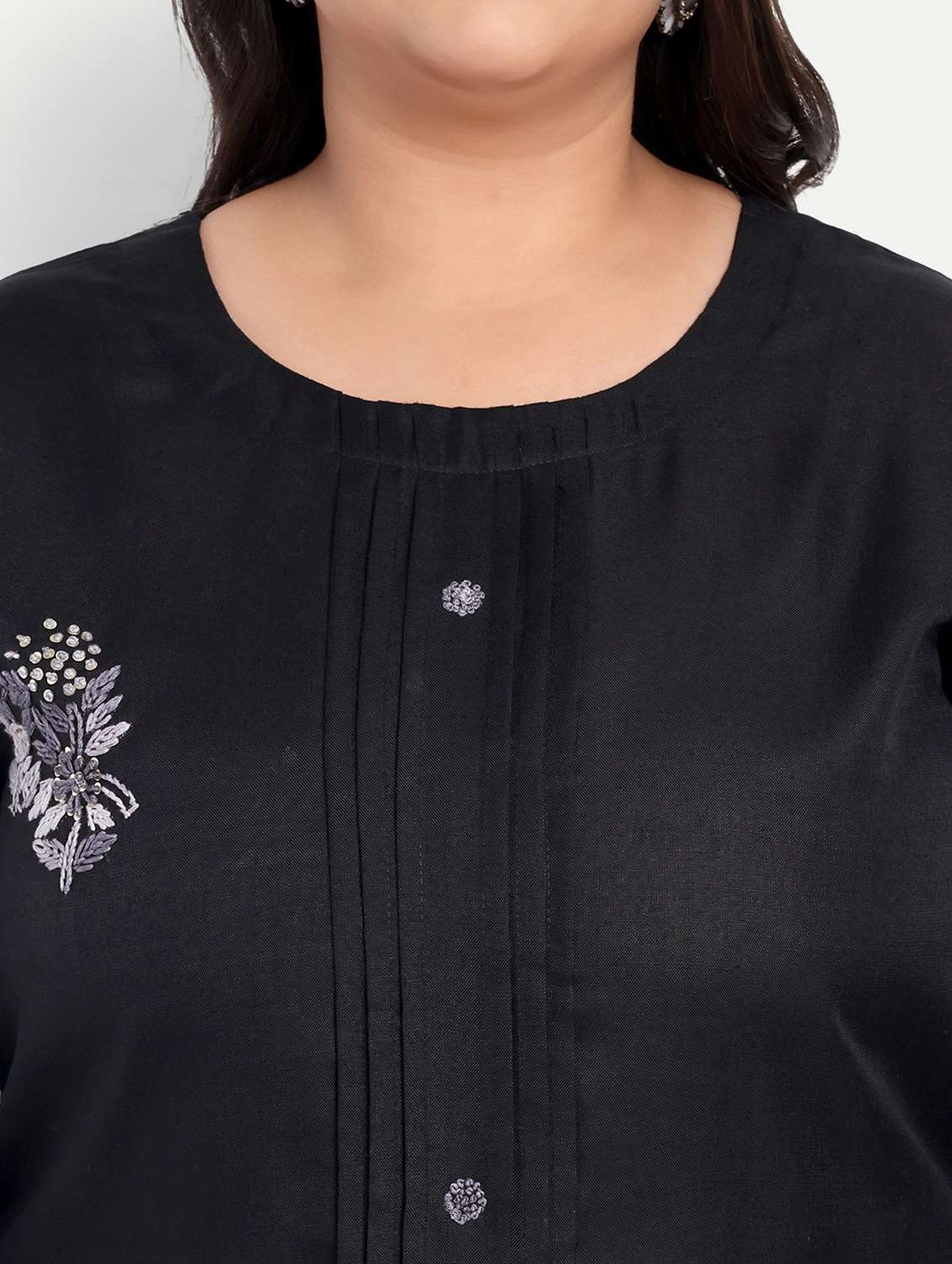 women plus size embroidered straight kurta - 21993626 -  Standard Image - 4