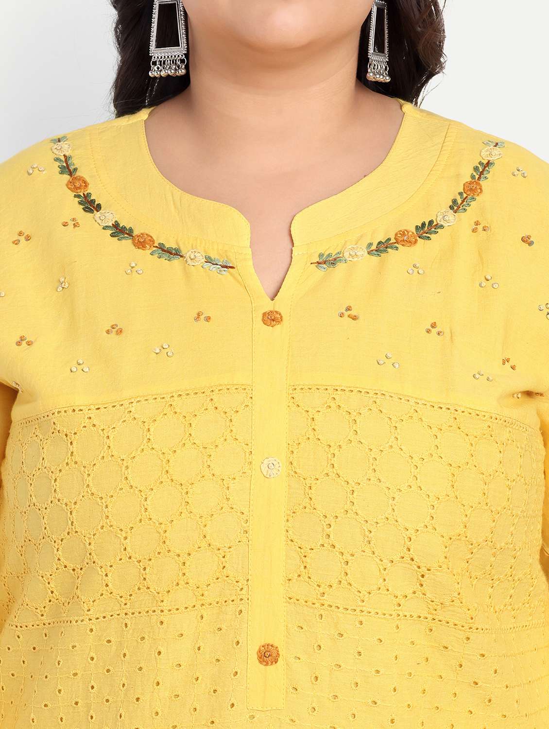 women plus size embroidered straight kurta - 21993637 -  Standard Image - 4