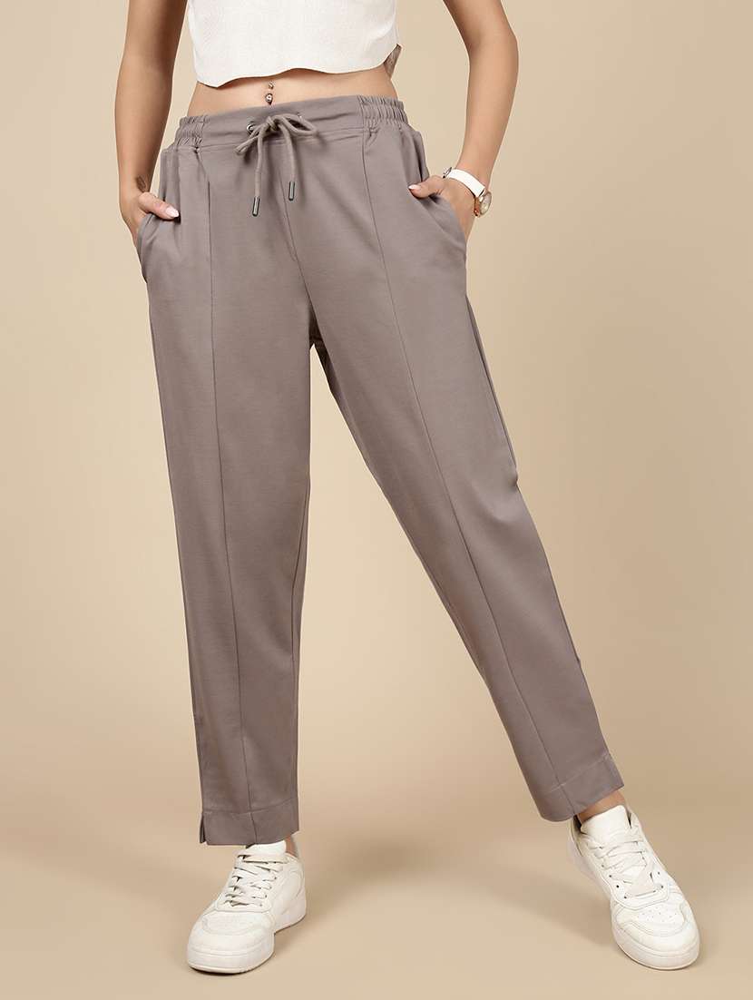 women solid mid rise track pant