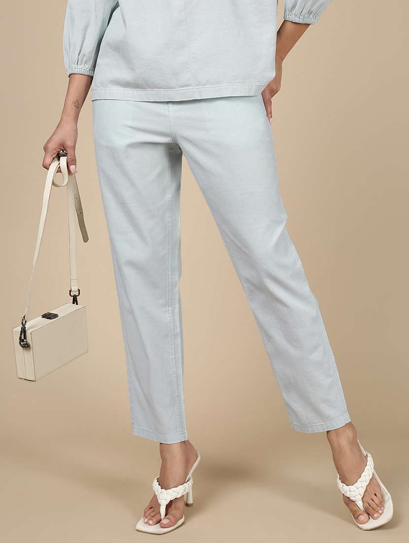 women solid mid rise straight trouser