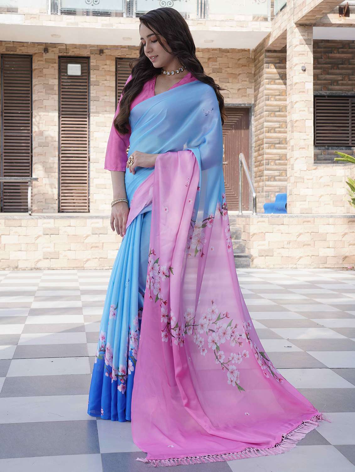 women floral printed saree with blouse - 21993929 -  Standard Image - 1