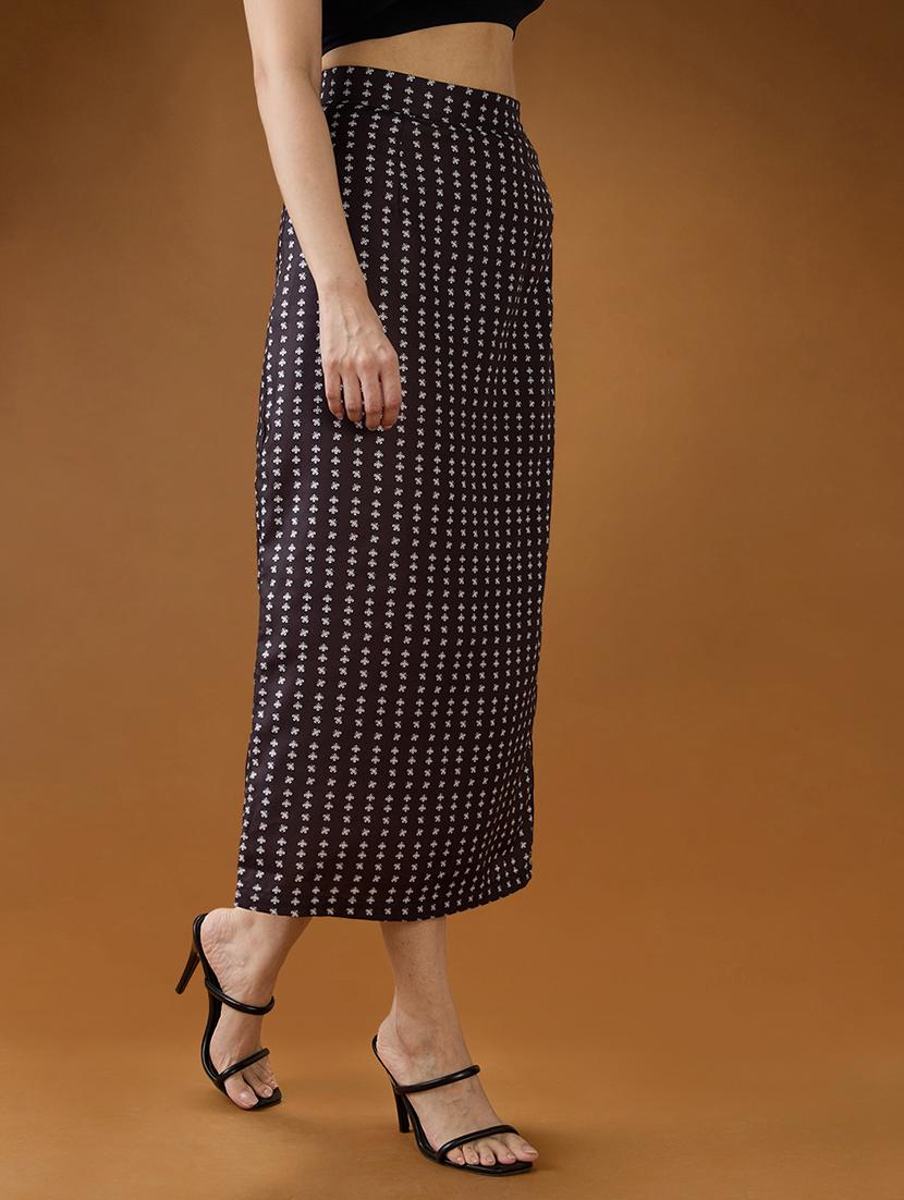 globus women black & white digital parallel print mid-rise back slit straight midi skirt - 21994533 - Standard Image - 1