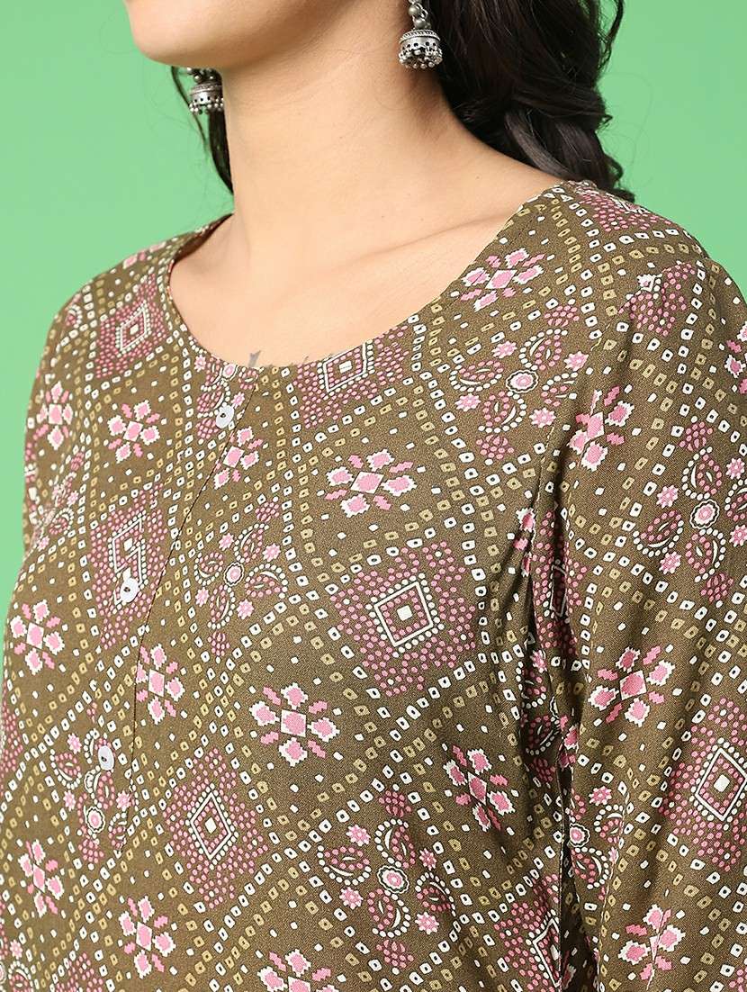 women printed three quarter sleeve straight kurta - 21994604 -  Standard Image - 4