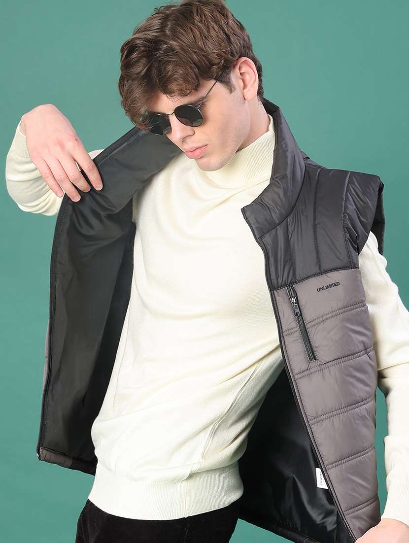 men color block sleeveless regular fit puffer jacket