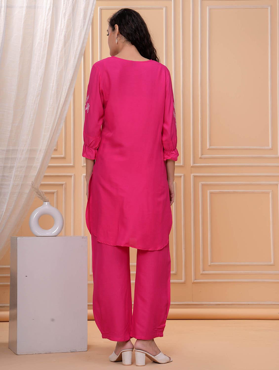 women embroidered kurta and pant set - 21995112 - Standard Image - 4
