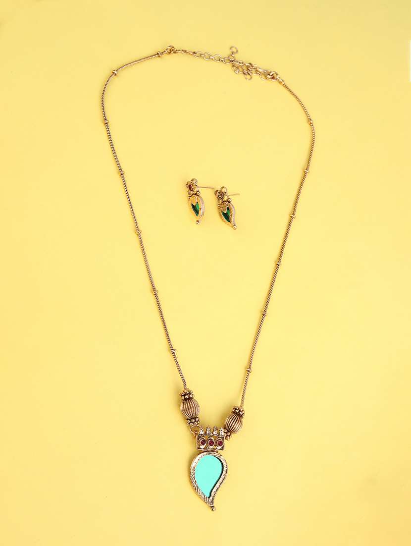 green metal chain necklace