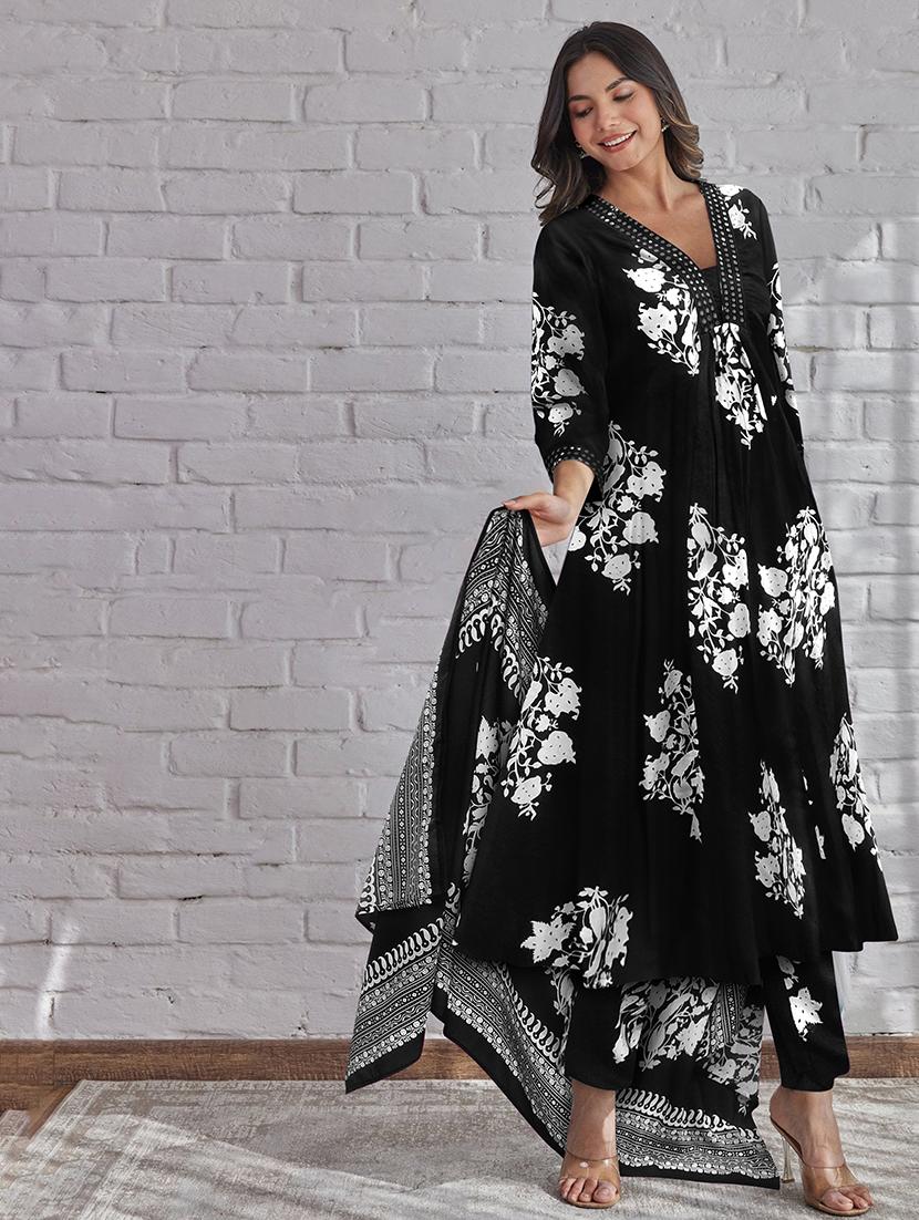 women floral three quarter sleeve kurta pant with dupatta set - 21997145 - Standard Image - 4
