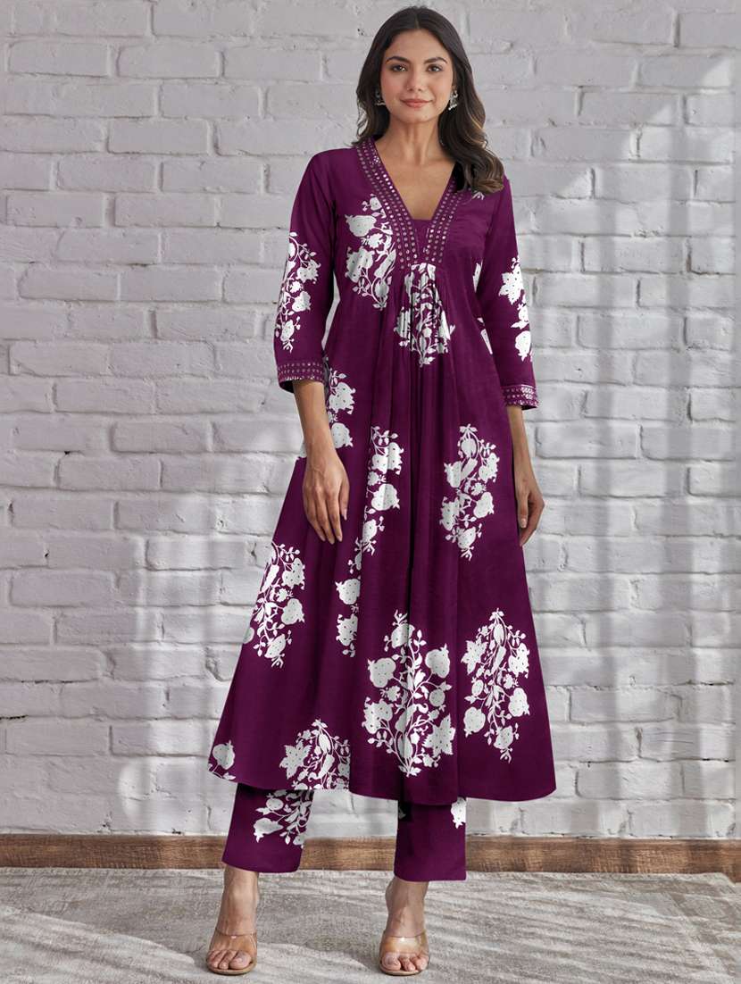 women floral three quarter sleeve kurta pant with dupatta set - 21997154 -  Standard Image - 1