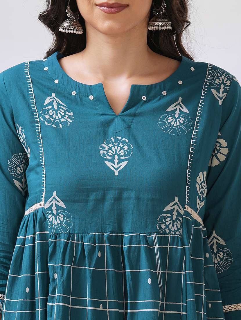 women checkered three quarter sleeve a-line kurta - 21997236 -  Standard Image - 4