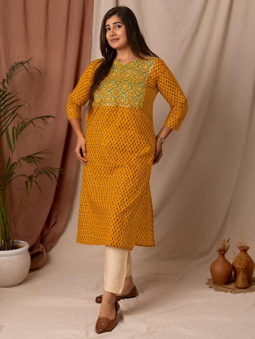 women printed three quarter sleeve straight kurta