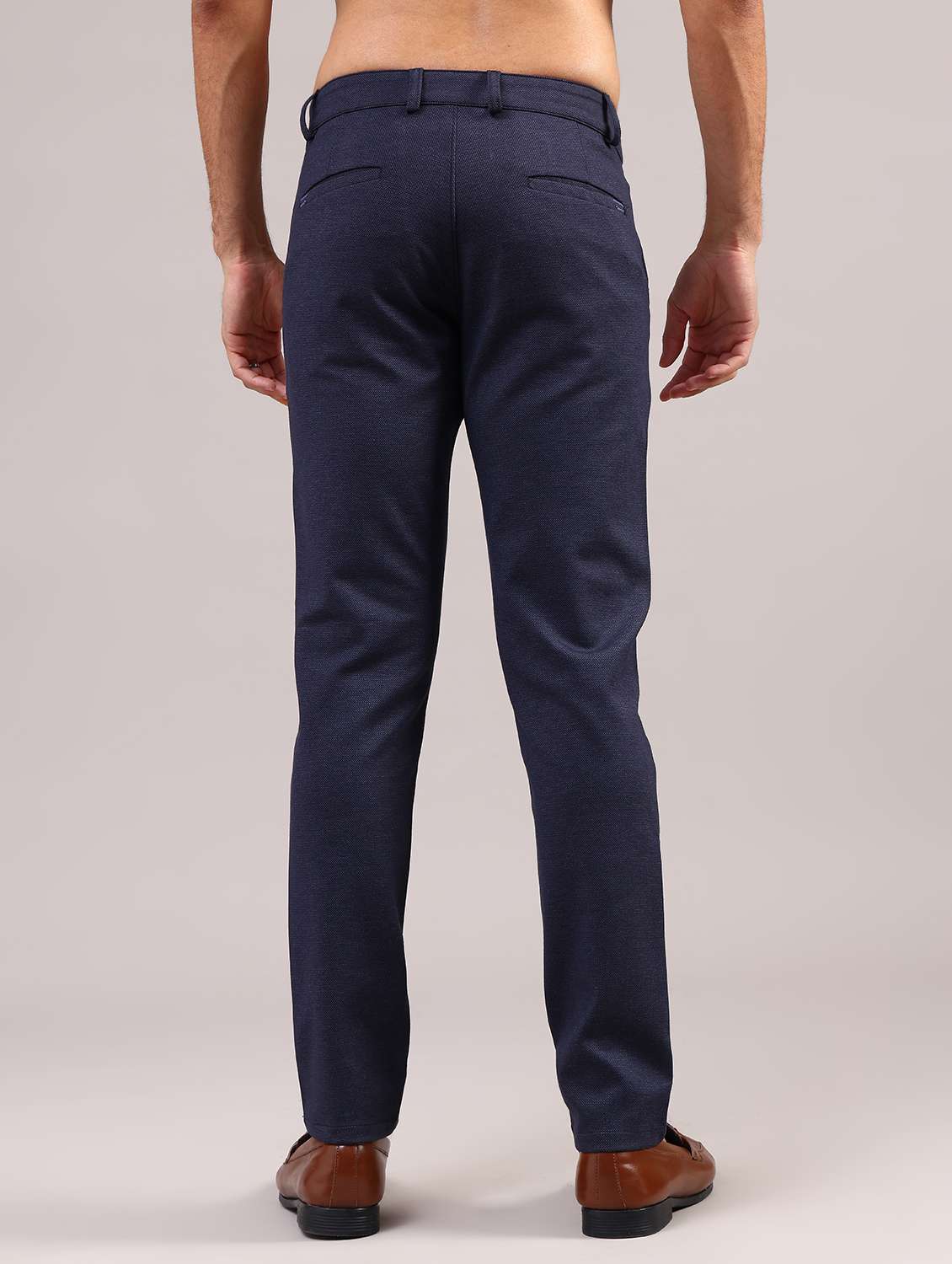 men solid mid rise slim fit taped trouser - 21997377 -  Standard Image - 4