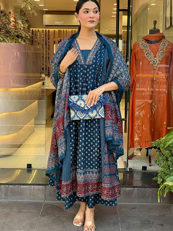 women printed three quarter sleeve kurta palazzo with dupatta set - 21997878 -  Standard Image - 1