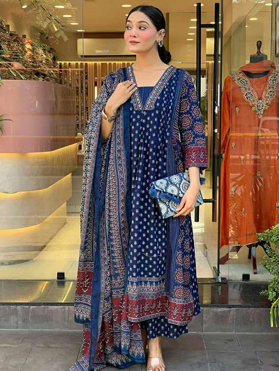 women printed three quarter sleeve kurta pant with dupatta set - 21997879 -  Standard Image - 1