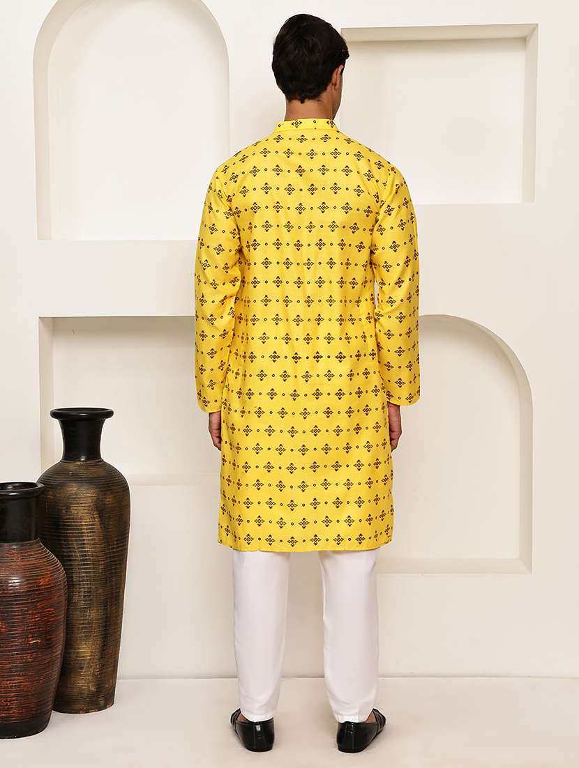 men printed mandarin neck long kurta - 21997927 - Standard Image - 4