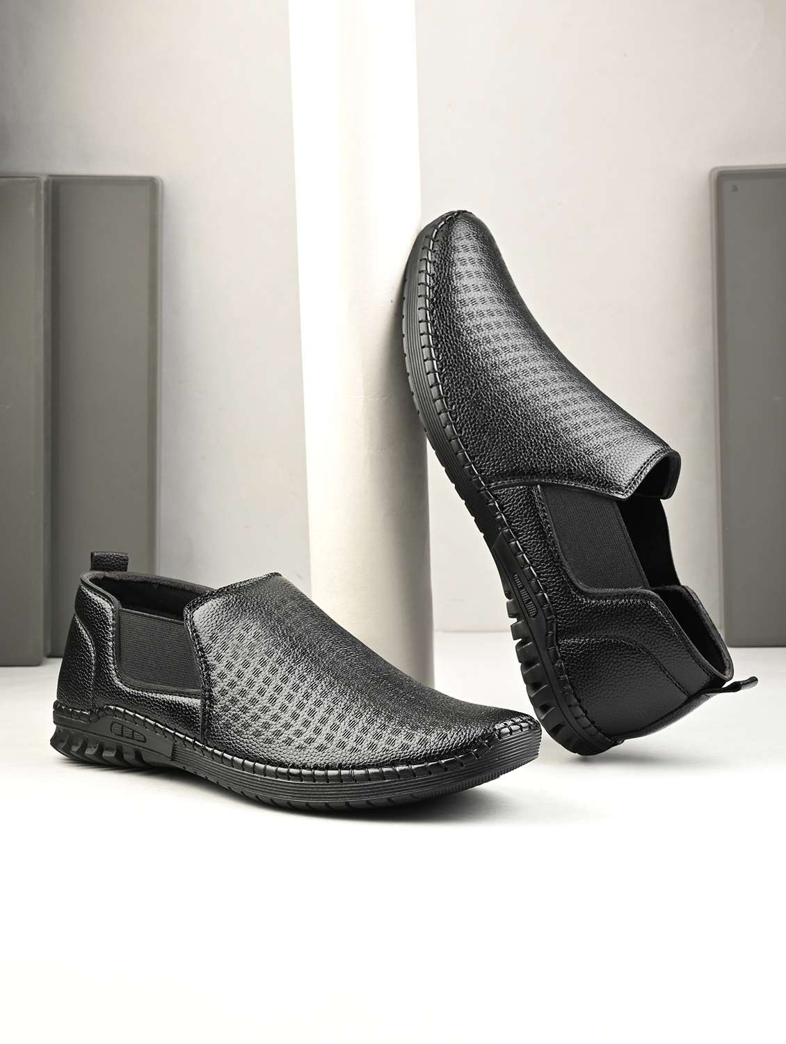 men black slip on casual shoes